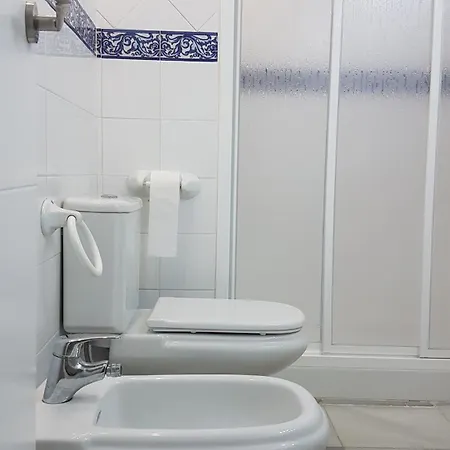Llaves Del Salvador Севилья